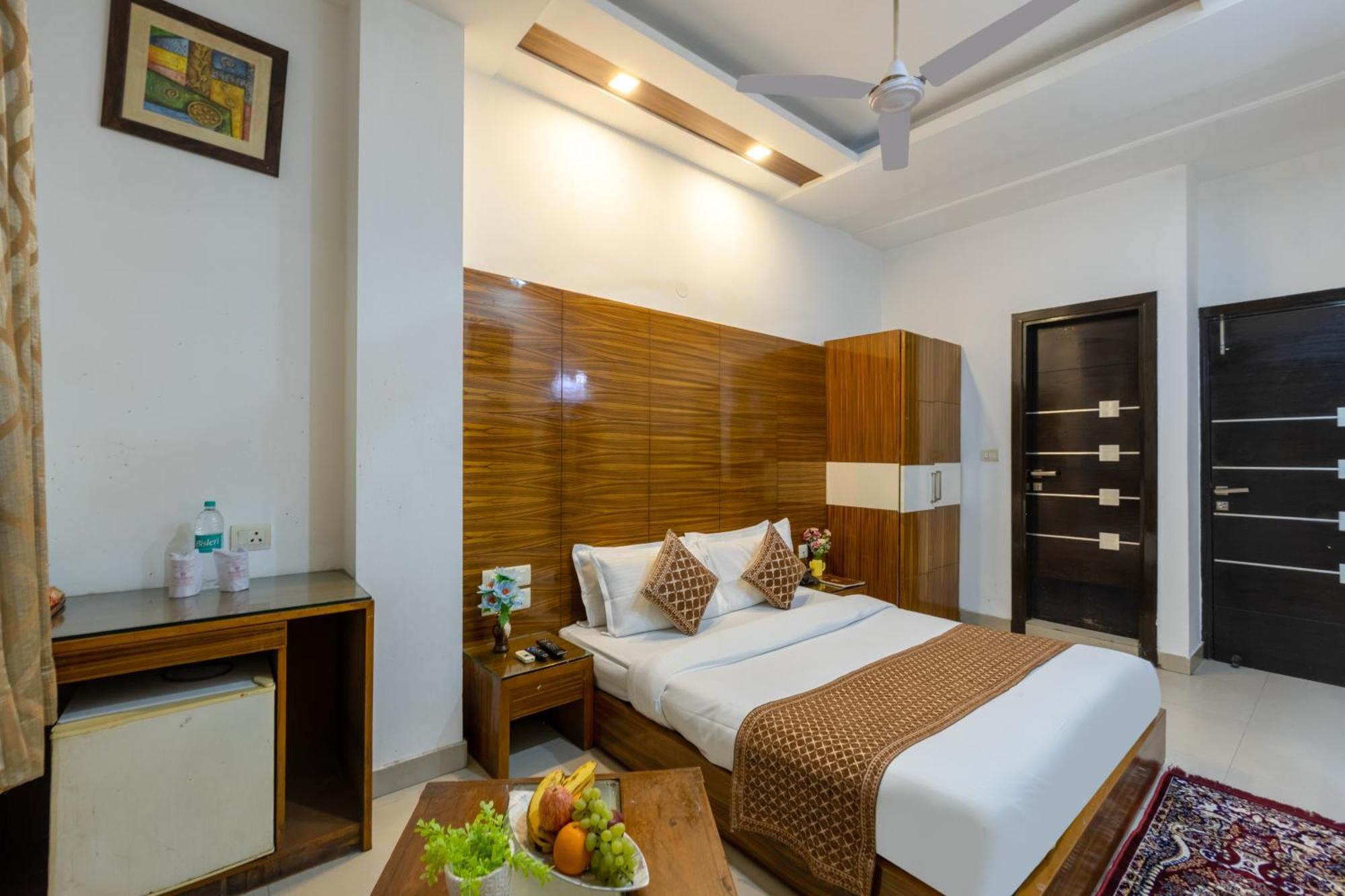 Chanchal Continental # Near To New Delhi Station # Family Hotel # Customer'S Choice Hotel # Tourist Places Nearby - Red Fort, Jama Masjid, India Gate ניו דלהי מראה חיצוני תמונה